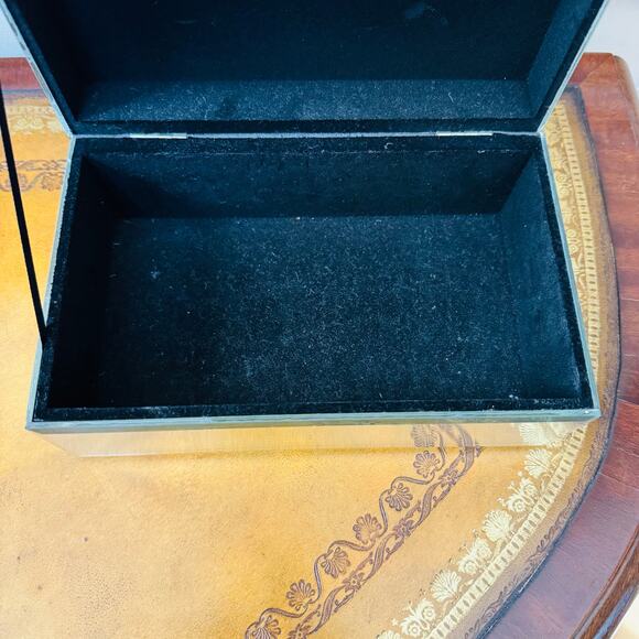 Mirrored Glass Hinged 8" Trinket Jewelry Box W/ Amethyst Geode Knob Gold Trim - Picture 11 of 12